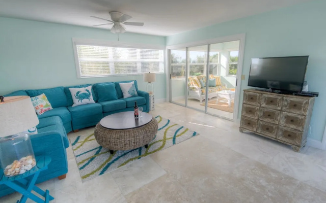 Shells and Sunshine Apartment 3