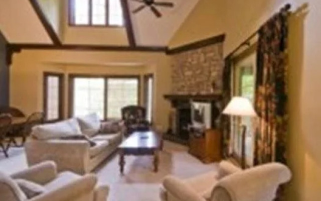 Les Manoirs - Tremblant Resort Lodging