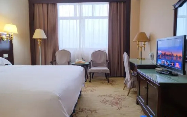 Royal Spring Hotel
