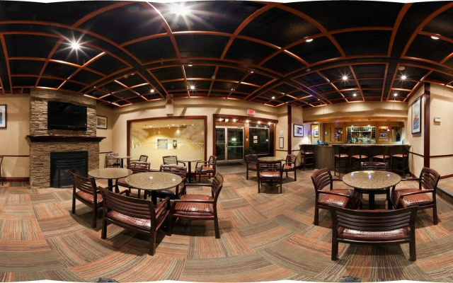 Four Points by Sheraton Point Edward Sarnia