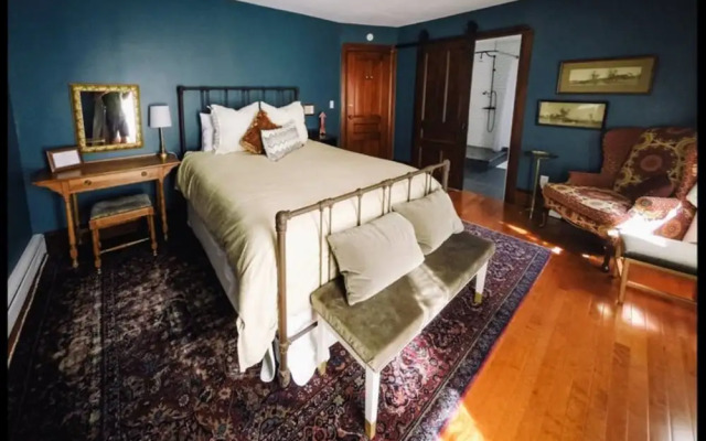 Burdett House Bed & Breakfast