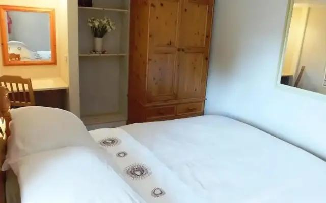 Cosheston Apartments 5