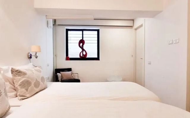 Rupin Nacre in Tel Aviv-yafo