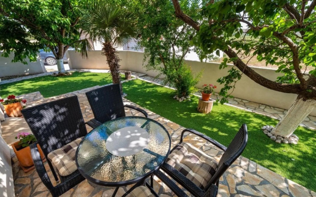 San - Comfortable and Great Location - A1