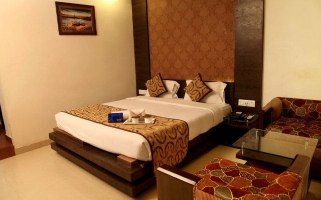 OYO Premium Allahabad Civil Lines