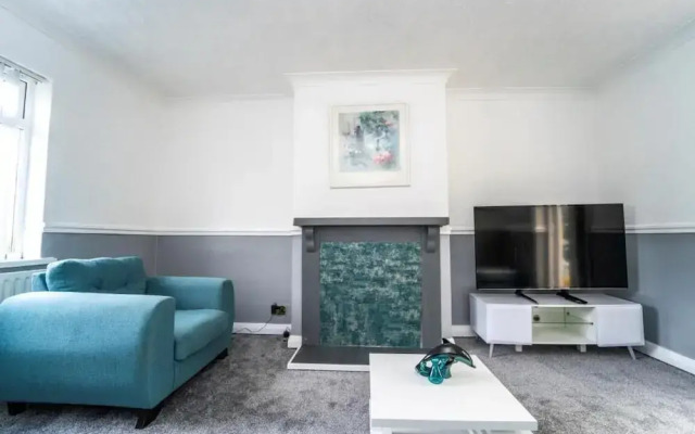 Sunny Lodge in Anstey - Spacious 3 Bedroom Home