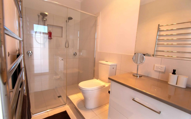 Coorong Island Retreat - Farm Stay at Pet Friendly Property