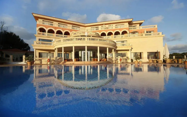Port Adriano Marina Golf & Spa Hotel вид на фасад