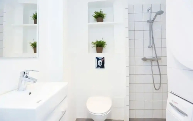 Beautiful Two-bed Apartment