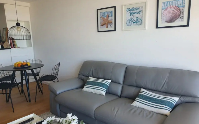 Modern Apartment First Line Beach, Montevideo UY