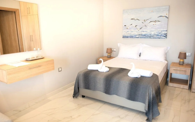 Beachfront Studio Kyma East