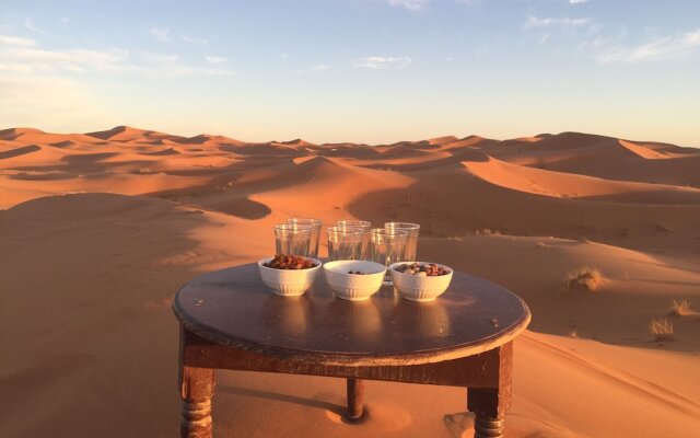 Отель Sahara Sabaku Tour Camp Марокко, Мерзуга - отзывы, цены и фото номеров - забронировать отель Sahara Sabaku Tour Camp онлайн балкон