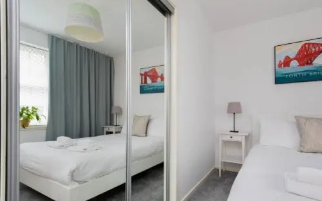 Modern Grassmarket Apartment