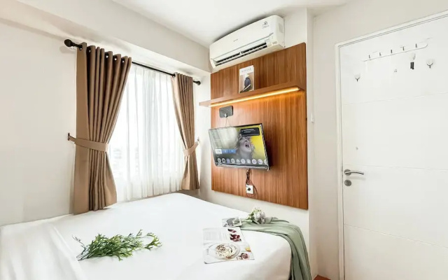 White Style 2Br At Bassura City Apartment