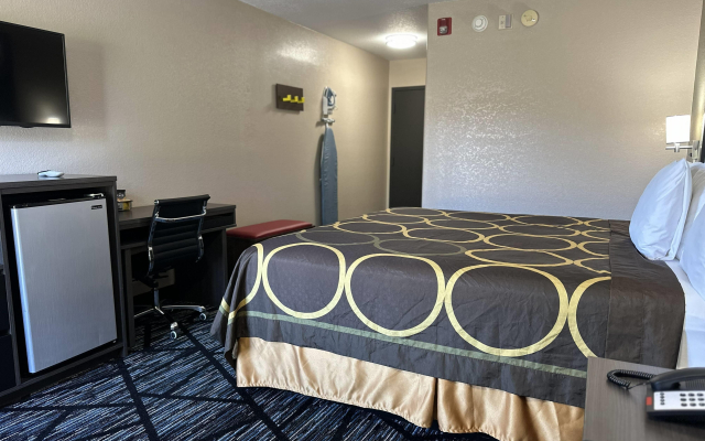 Super 8 by Wyndham Kinder/Coushatta near Casino