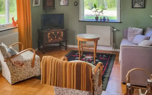 Cozy Getaway Near Forest and Lake