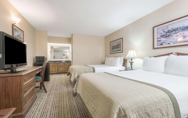 Baymont Inn and Suites - Greenville/I-65