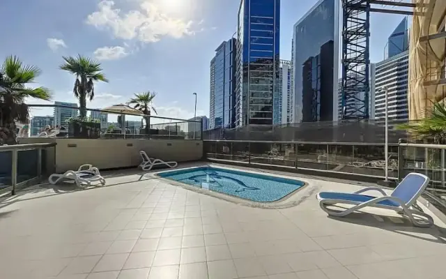 Whitesage - Sleek Studio With Canal View Near Metro