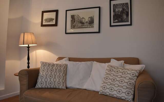 Апартаменты Charming Apartment Near Le Marais комната для гостей