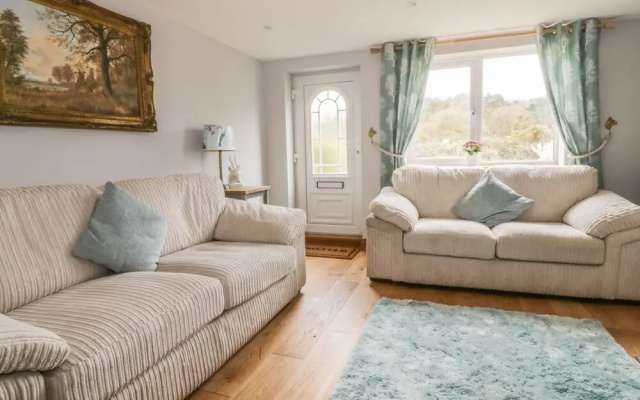 2 Hillside Cottages, Kirton