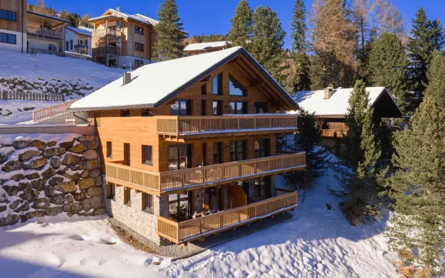 Attractive Chalet on the Ski-slopes