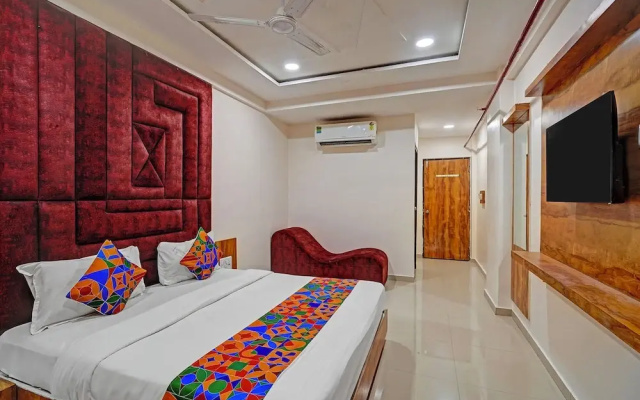 Fabhotel The Grand I