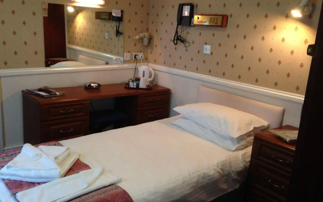 Cliffdene Hotel
