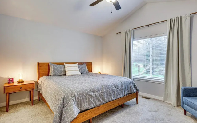 Entertainment Shed! Pet-friendly Oregon Coast Home
