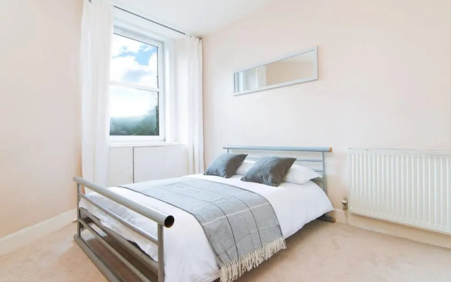 Spacious Flat With Fantastic Views