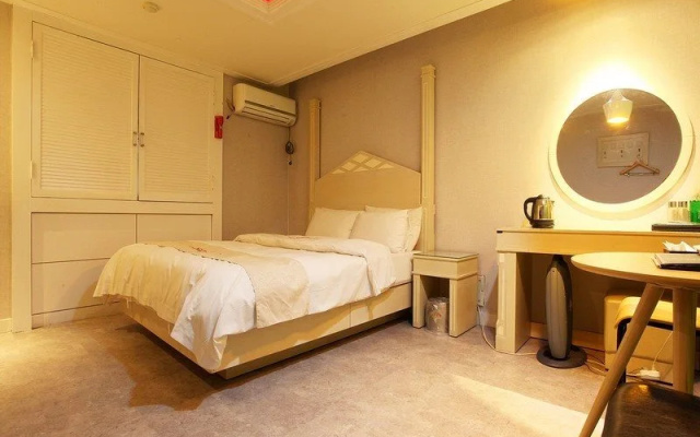 Donkey Hotel