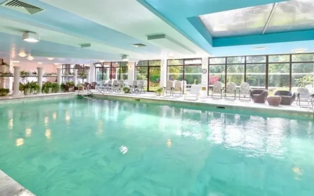Estreya Residence