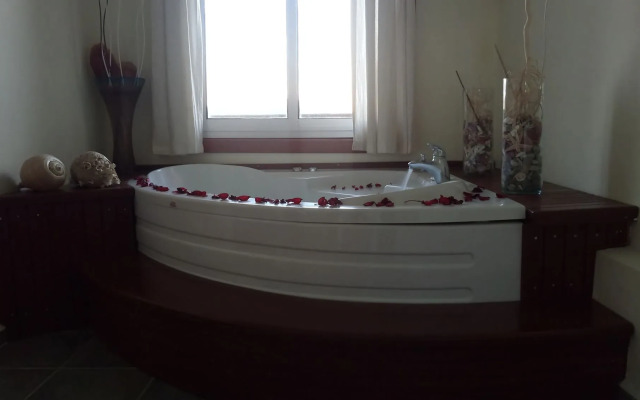 Dolphin Boutique Hotel