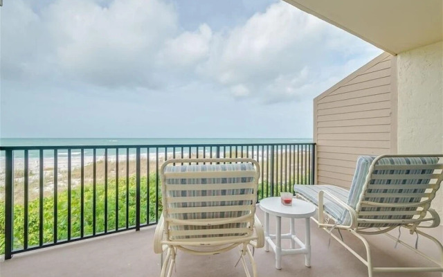 Sea Oats 111 2 Bedroom Condo by RedAwning
