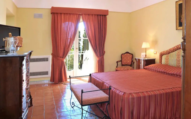 Elegant Sorrento Coast Villa with Pool and Tennis Court