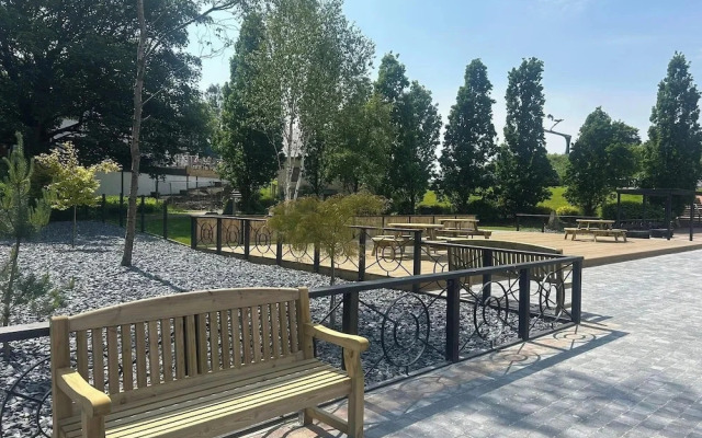 Modern Apartment - Sleeps 4 - Centrally Located
