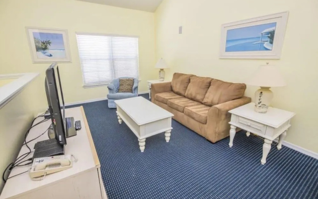 Heng's Runaway Beach Condo