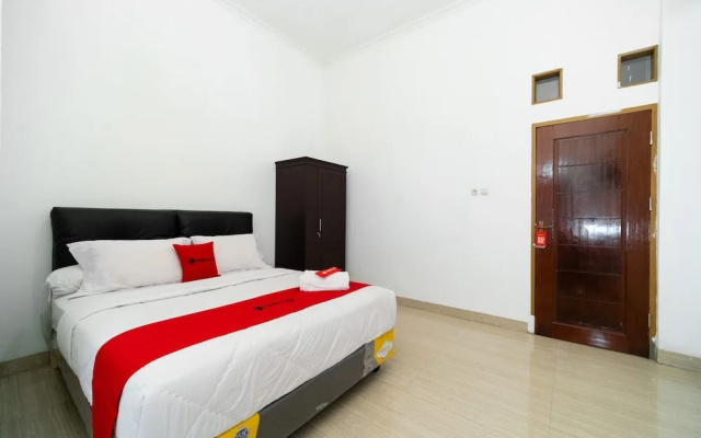 RedDoorz near Makassar Town Square 2