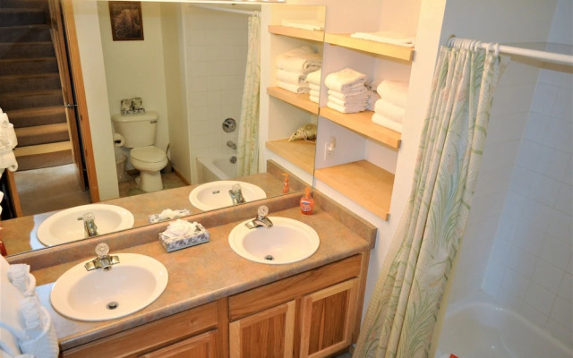 Forest Park 3 Bed 4 Bath Townhome