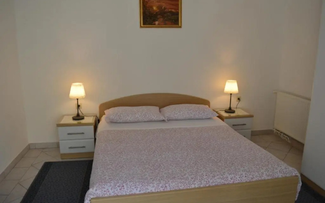 Rooms & Apartments Kvasić