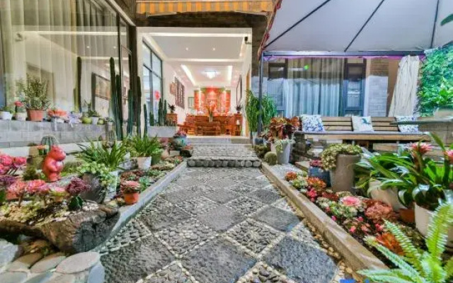 Dali Zhanbo Xiaoyuan Homestay (Dali Ancient Town Branch)