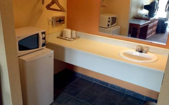 Classic Inn Motel