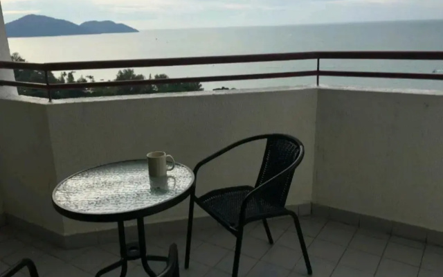 DELUXE Suite Seaview Batu Ferringhi 2304 - 2 Rooms