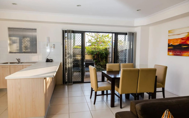 Gladstone Heights Executive Apartments