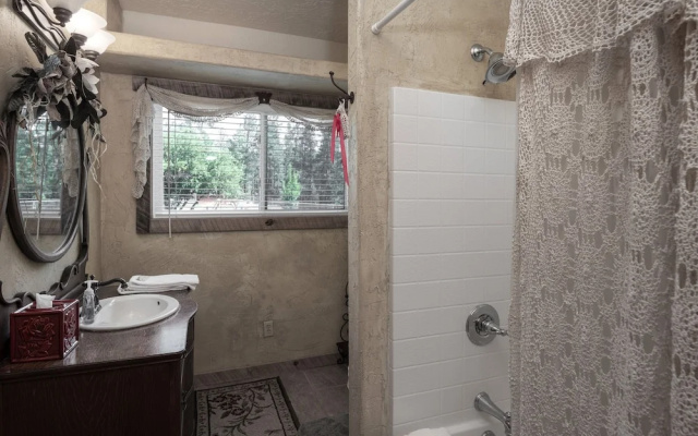 Shady Pines by Ruidoso Vacation Rentals