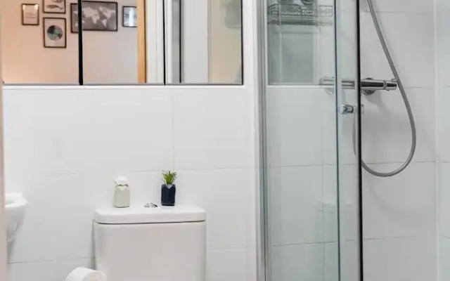40percent off Monthly /2 Bedroom apt / City Centre
