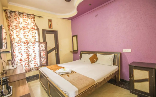 Hotel Bajaj Inn