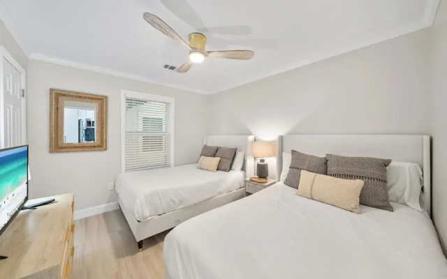 Beachside Villas 811