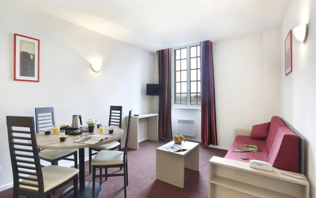 Elegant Vineyard Stay for Three