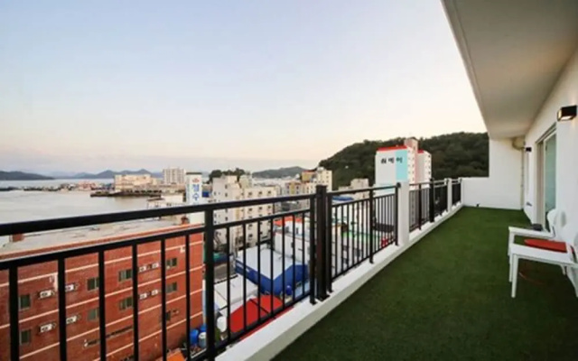 Hotel Pier 48