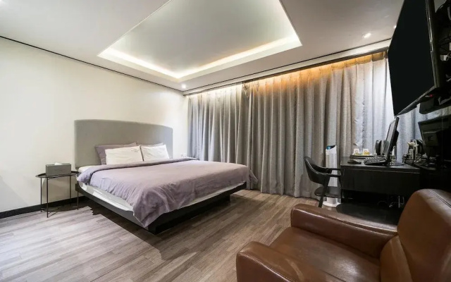 French Code Hotel